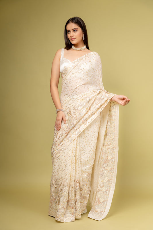 Effortlessly Off White Georgette Saree With Unstitched Blouse