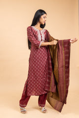 Maroon Cotton Kurti And Pant With Muslin Dupatta