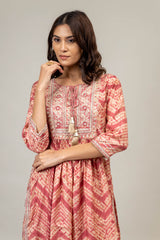 Gajari Dolna Embroidered Kurti With Pant