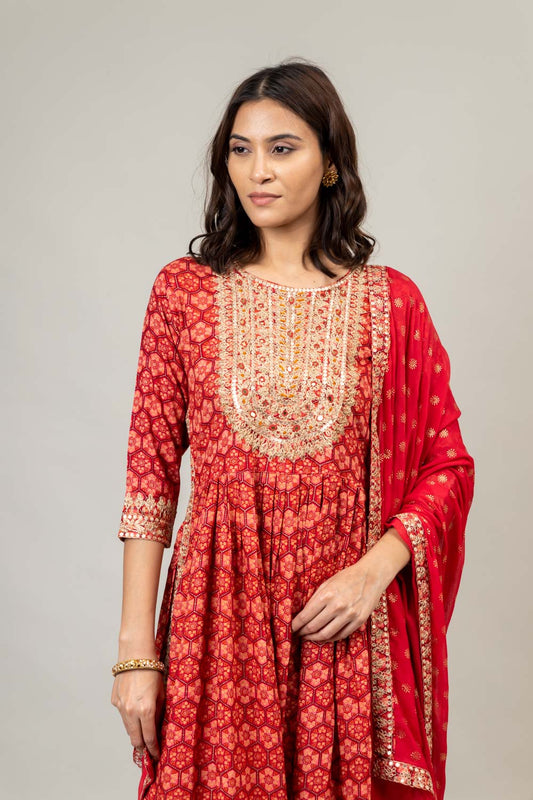 Coral Muslin Kurti And Pant With Chiffon Dupatta