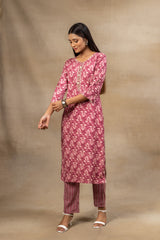 Mouvish Gajari Digital Printed Cotton Kurti With Pant