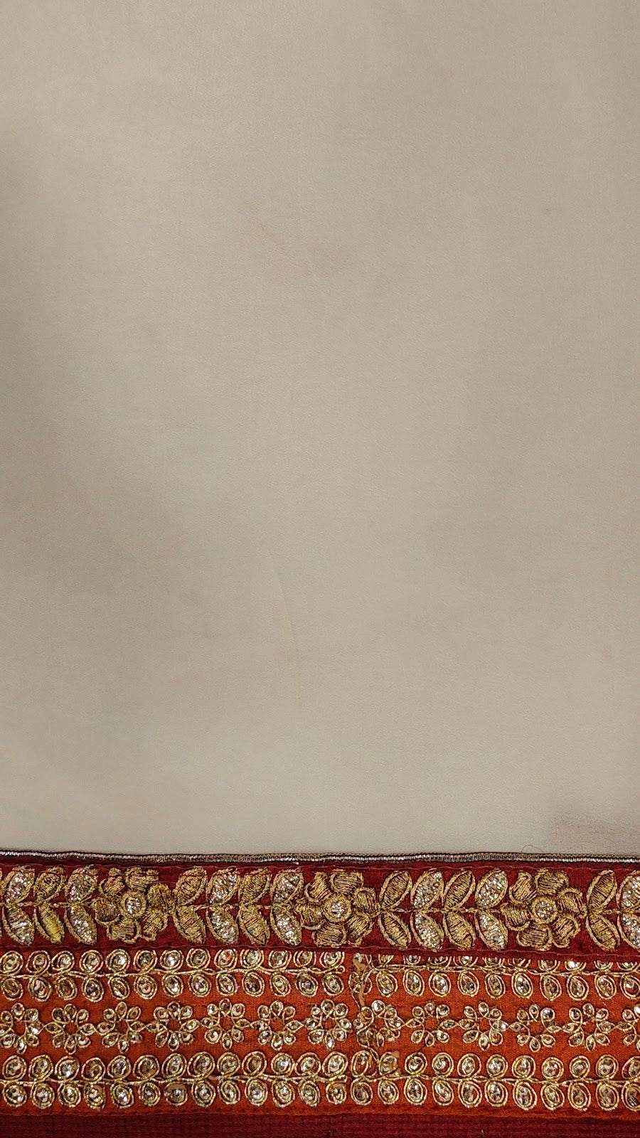 White Georgette Embroidered Saree - Unstitched Blouse Fabric