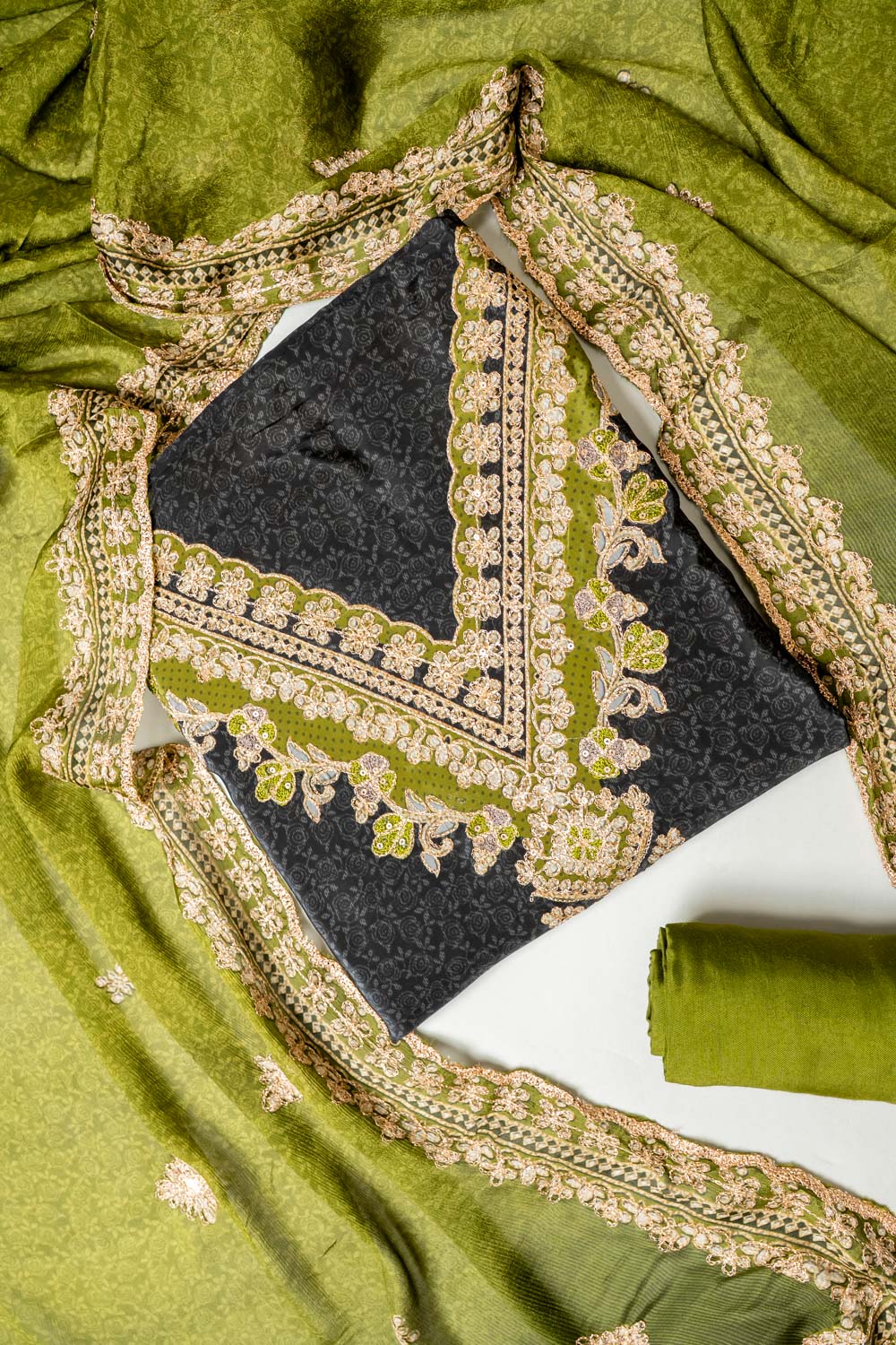UN8807-RTC-540752 Black Mehandi Unstitched Suit embroidery detail