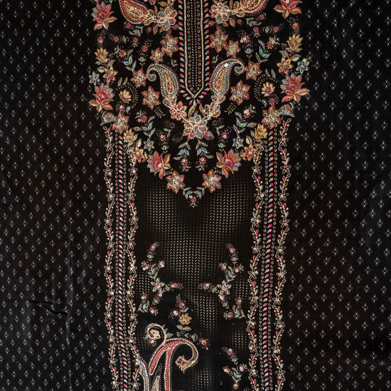 UN8814-RTC-540752 Black Top fabric swatch
