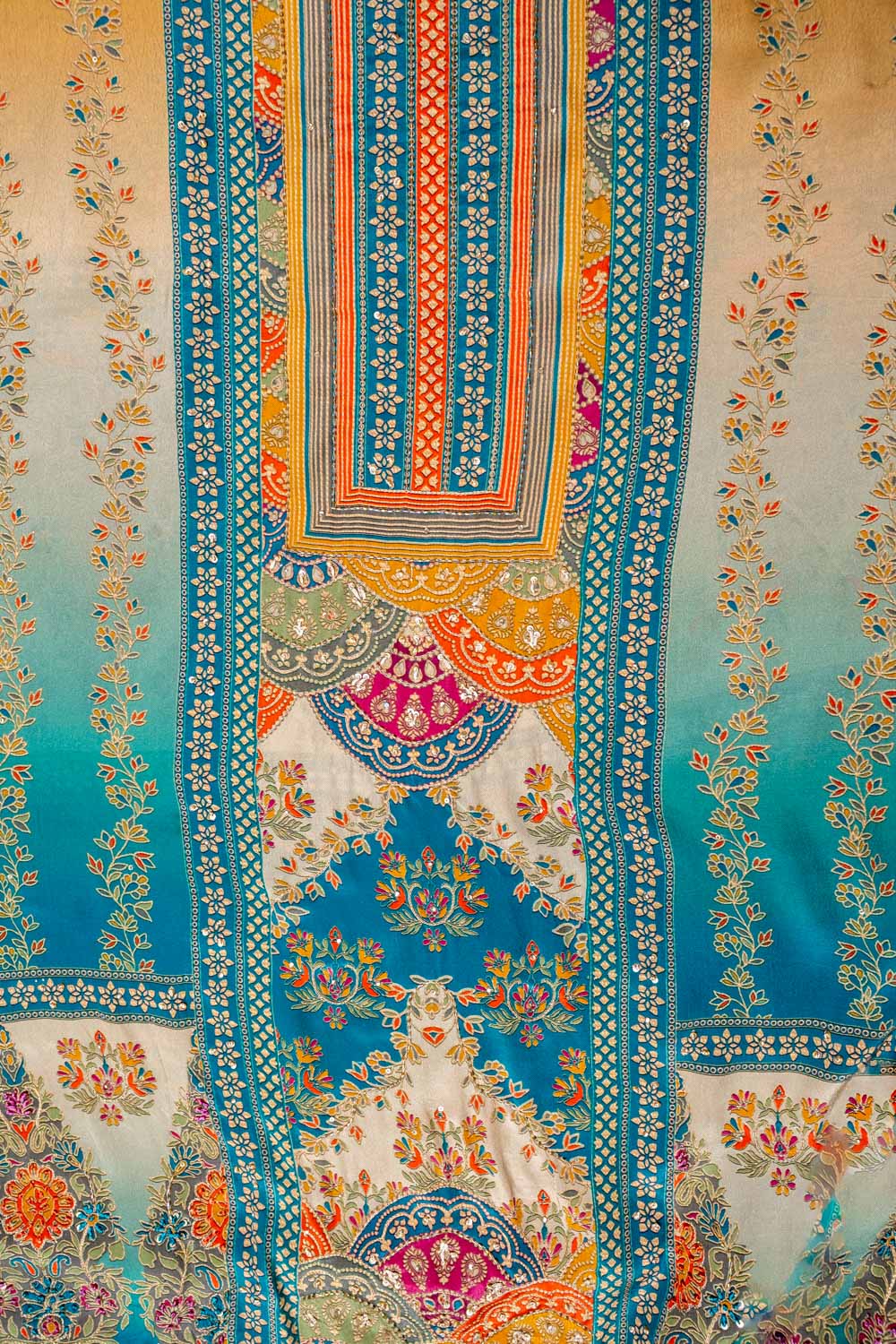 Tussar Rama Crepe Unstitched Suit - dupatta detail