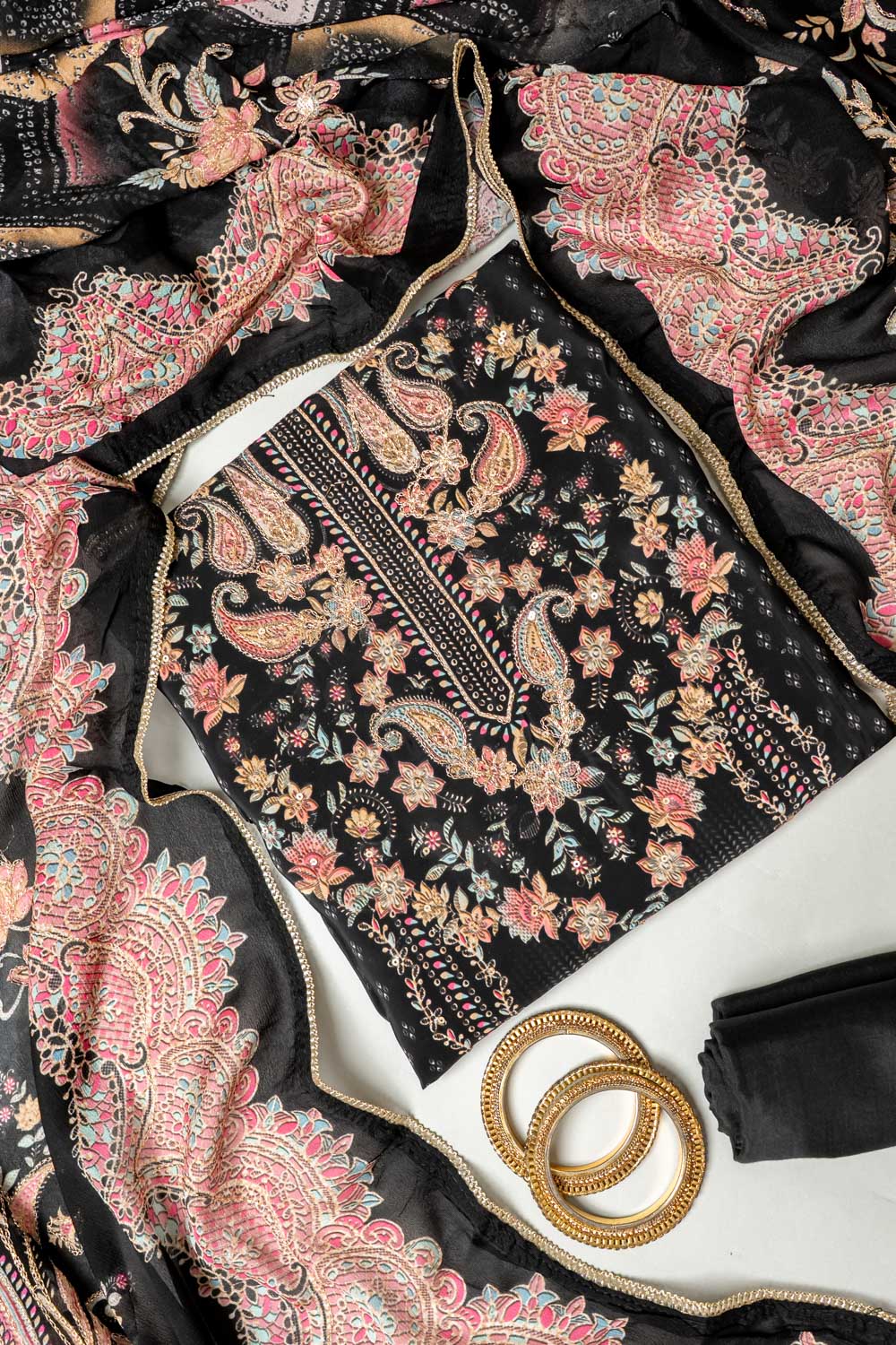 UN8814-RTC-540752 Black Unstitched Suit print detail
