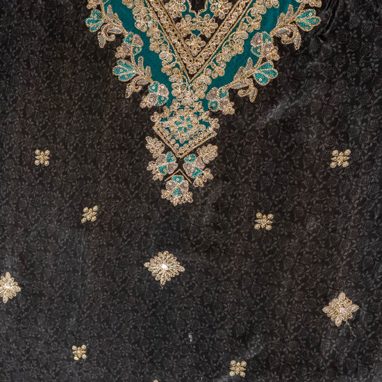 UN8807-RTC-540752 Black Rama Top fabric swatch