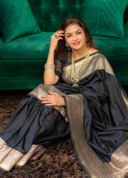 Black Banarasi Silk Woven Zari Saree With Unstitched Blouse(Ft:-Bhagyashree)