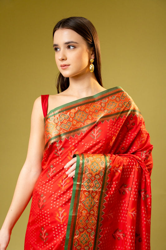 Coral Banarasi Silk Saree With Unstitched Blouse