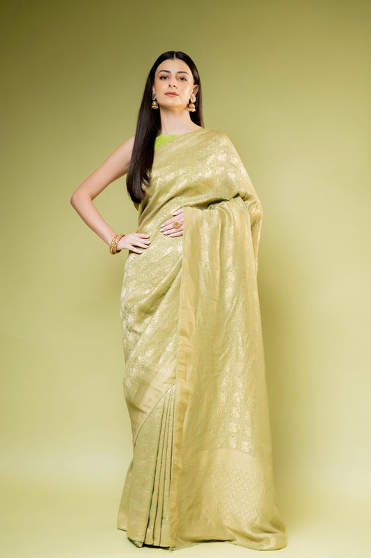 Pista Khaddi Georgette Saree With Unstitched Blouse
