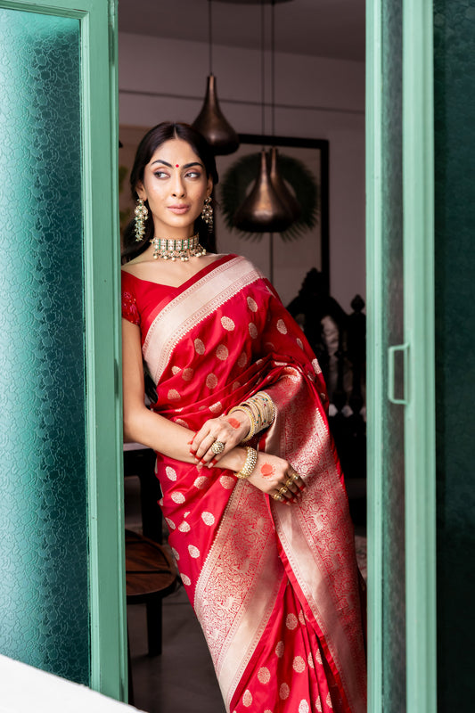 Maroon Woven Zari Banarasi Silk Saree With Unstitched Blouse (Ft:-Sunitha Scharma)