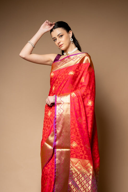 Rani Woven Zari Banarasi Silk Saree With Unstitched Blouse