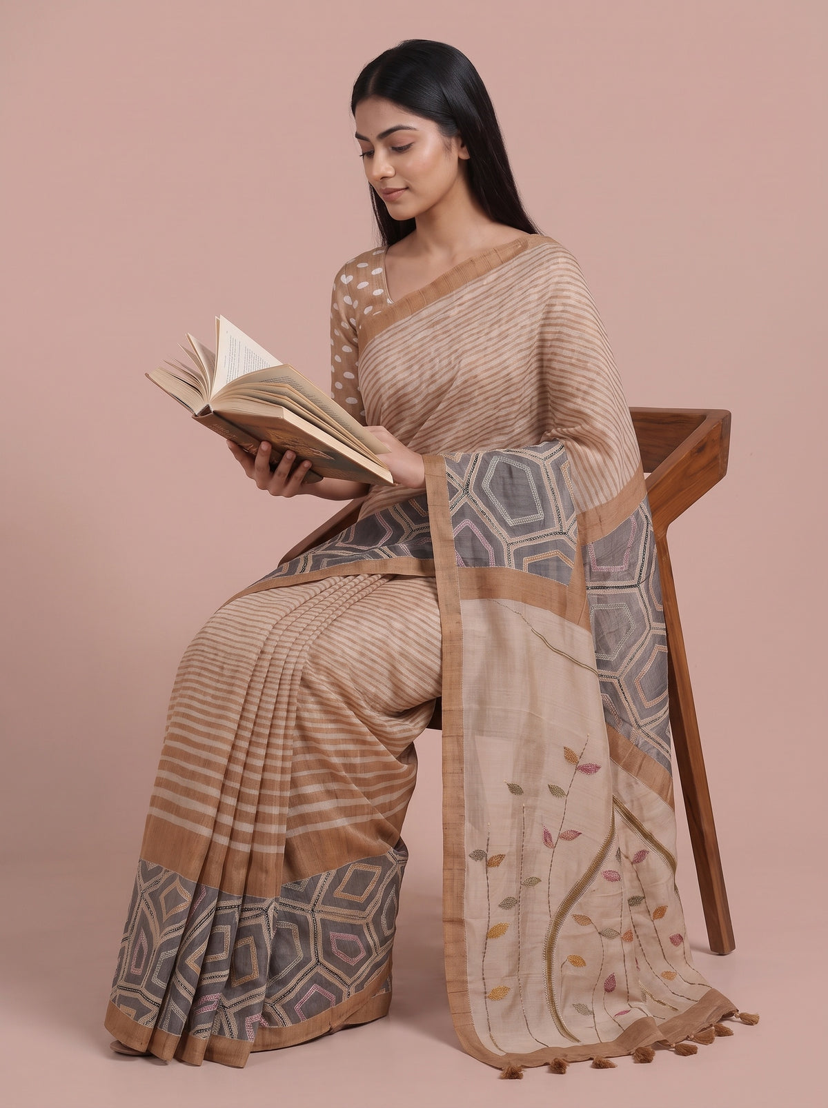 Tusser Off White Cotton Embroidered Saree - Mood