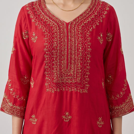 Scalloped Grace Maroon Cotton Readymade Suit And Palazzo With Dupatta - closeup