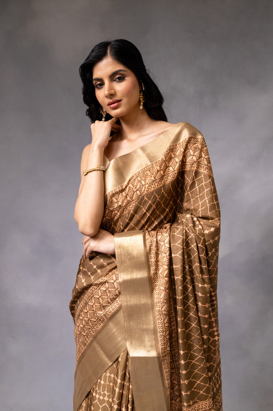 Olive Cotton Digital Printed Saree With Unstitched Blouse