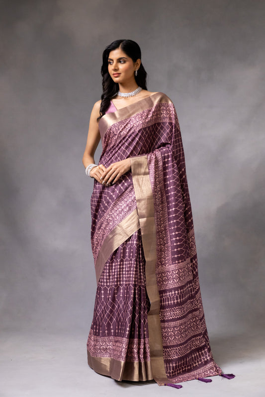 Onion Cotton Digital Printed Saree With Unstitched Blouse