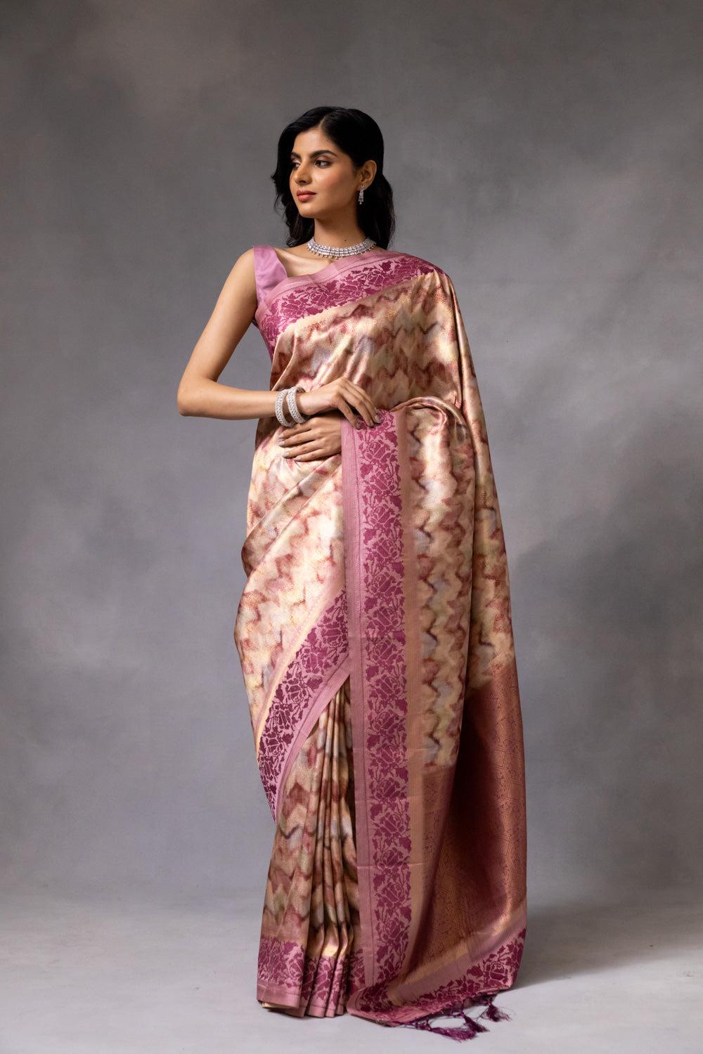 Onion Cotton Digital print Saree With Unstitched Blouse